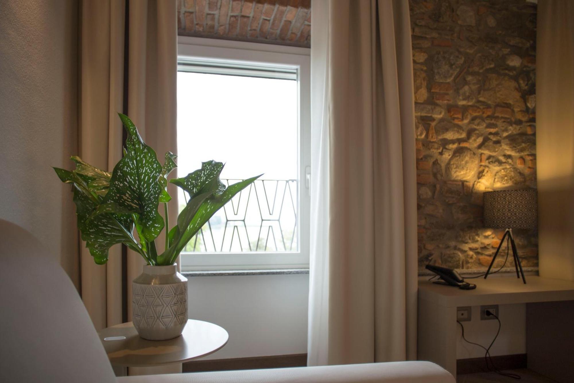Hotel Ponti أنغيرا المظهر الخارجي الصورة