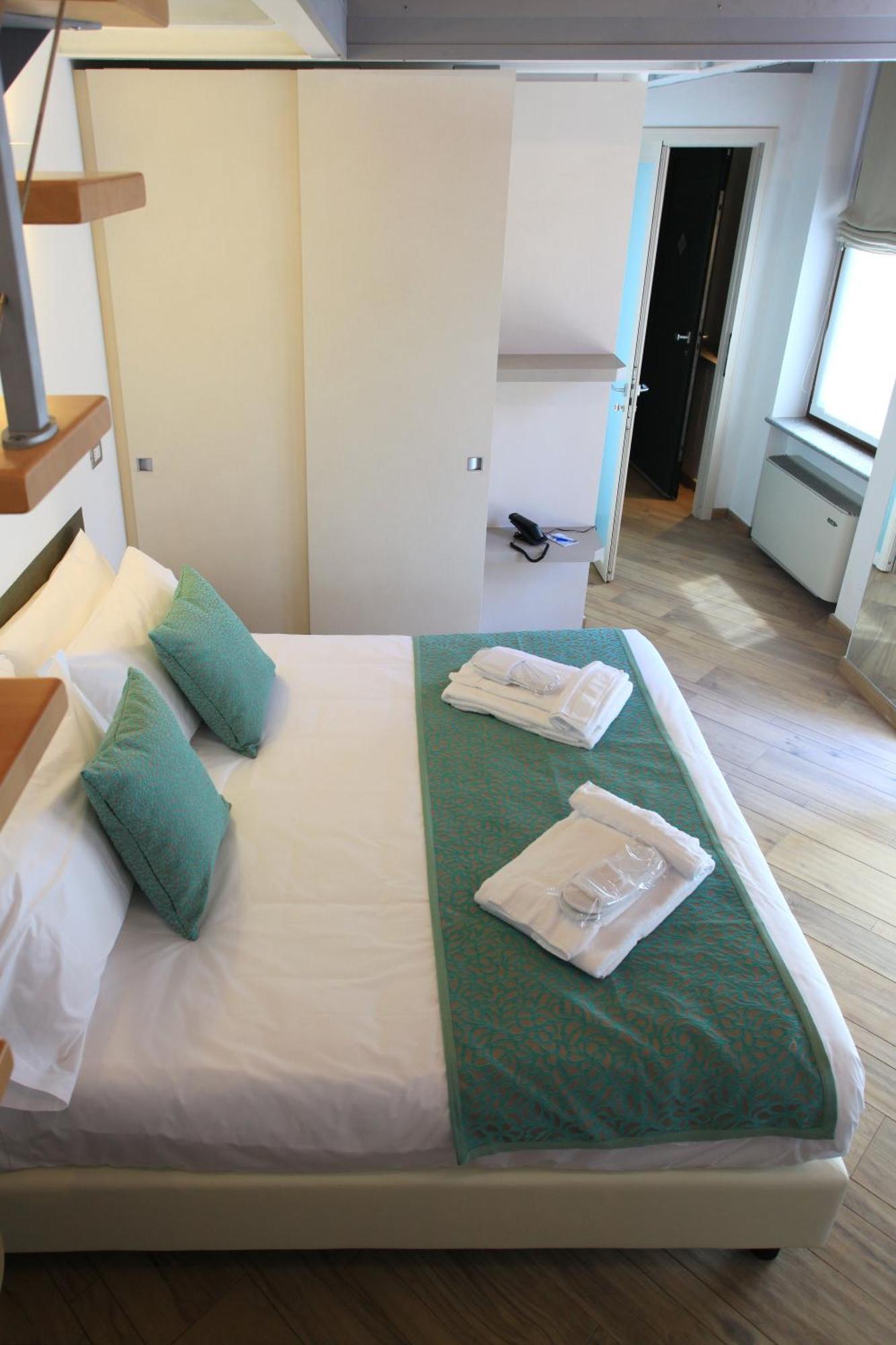 Hotel Ponti أنغيرا المظهر الخارجي الصورة